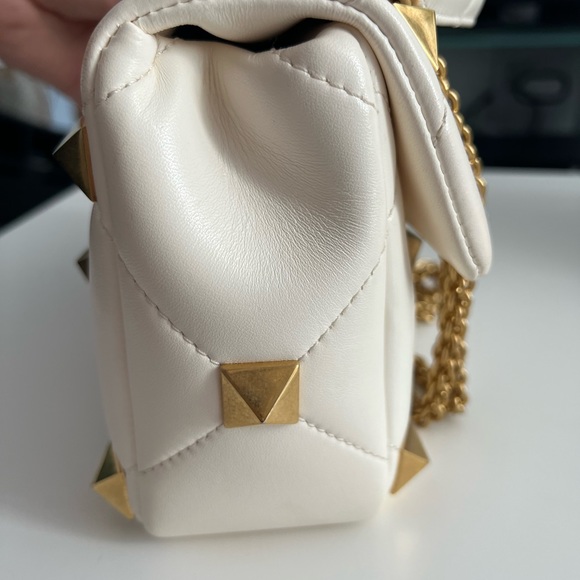 Valentino Roman Stud Medium Purse - Cream - Picture 6 of 11